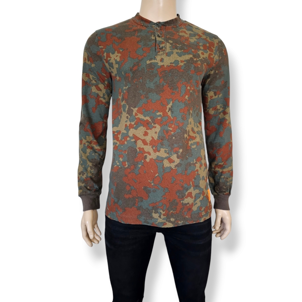 Urban Outfitters Camouflage Long Sleeve Henley Shirt Size Medium